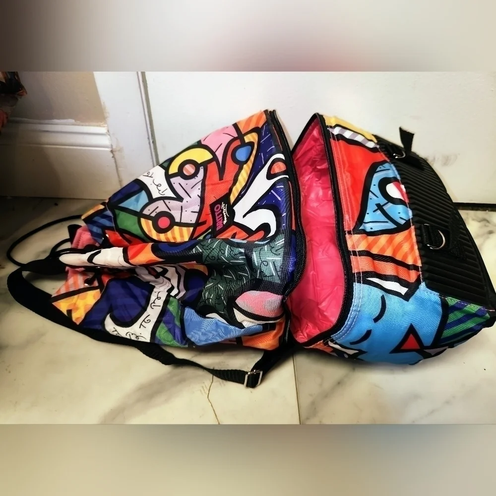 Romero Britto Pop Art 2-in-1 Drawstring Backpack & Insulated Lunch Bag